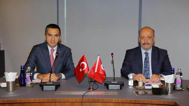 Bakan işverenlerle asgari ücret ve EYT’yi görüştü