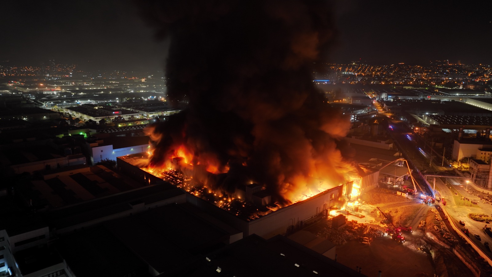 Bursa’daki yangın havadan böyle görüntülendi!