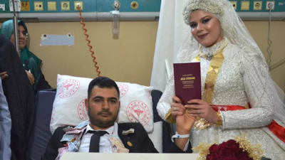Kazada damadın ayakları kırıldı, nikahları hastanede kıyıldı