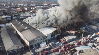 Fabrikada yangın: 1 işçi kayıp