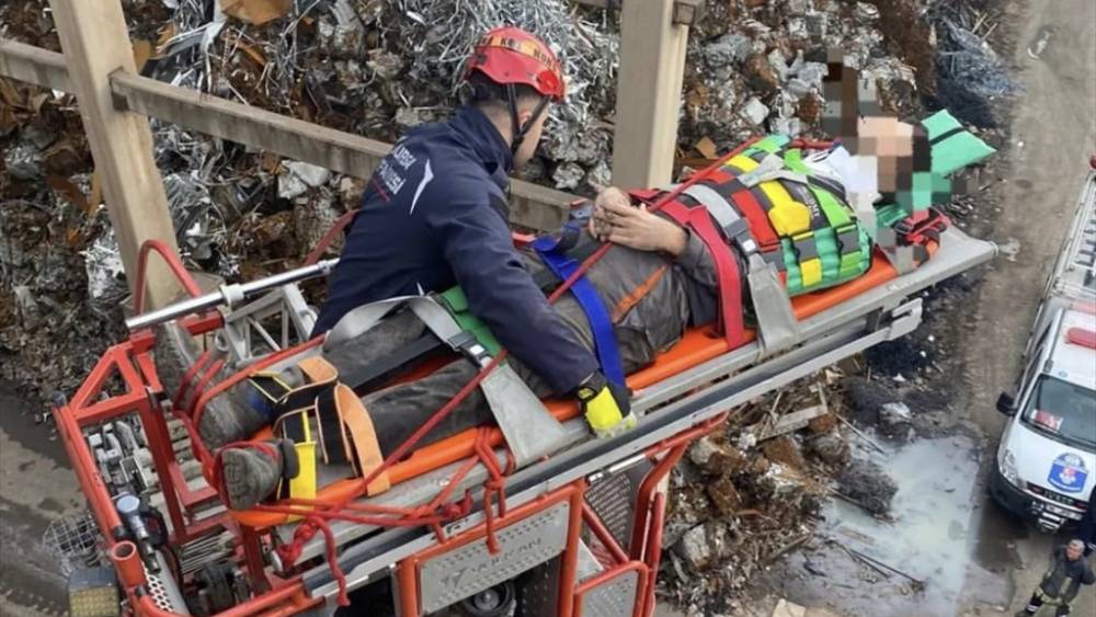 Yer: Bursa… Duvar ile vinç arasında sıkıştı