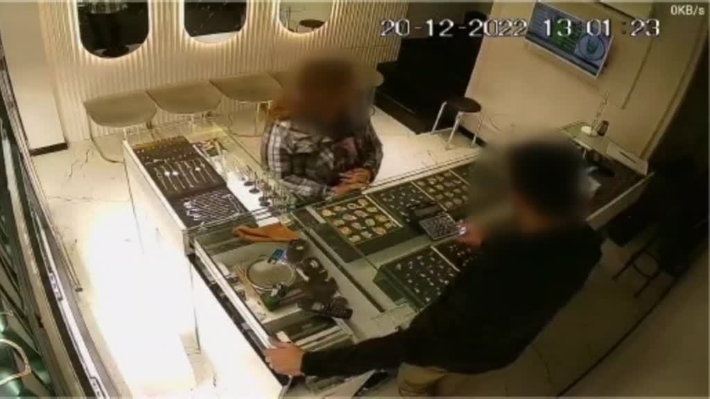 Bursa’da suçüstü yakalandı! Sahte altın satıyordu