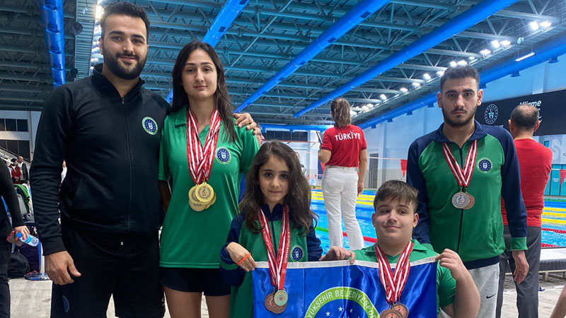 Büyükşehir’den yüzmede 3 rekor, 15 madalya