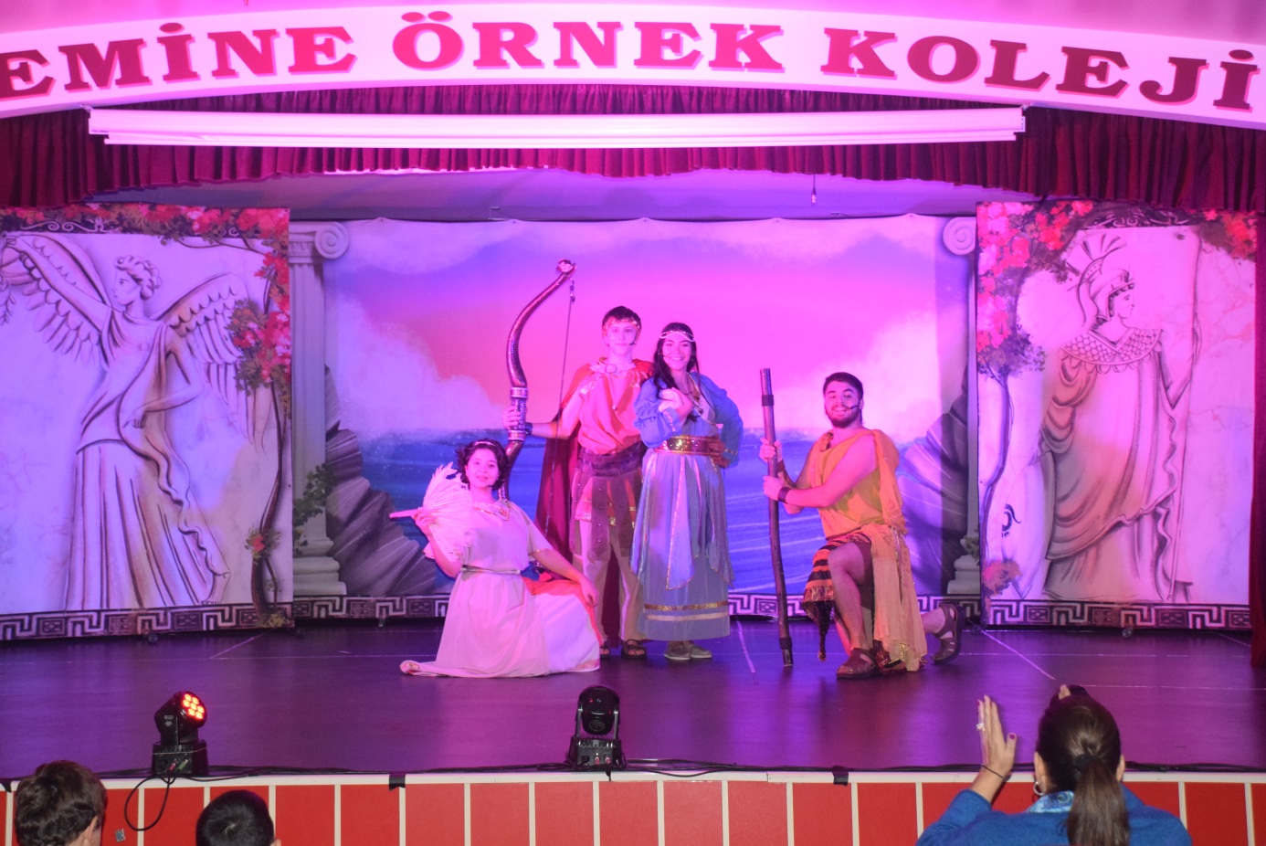 Emine Örnek’te ingilizce tiyatro şöleni