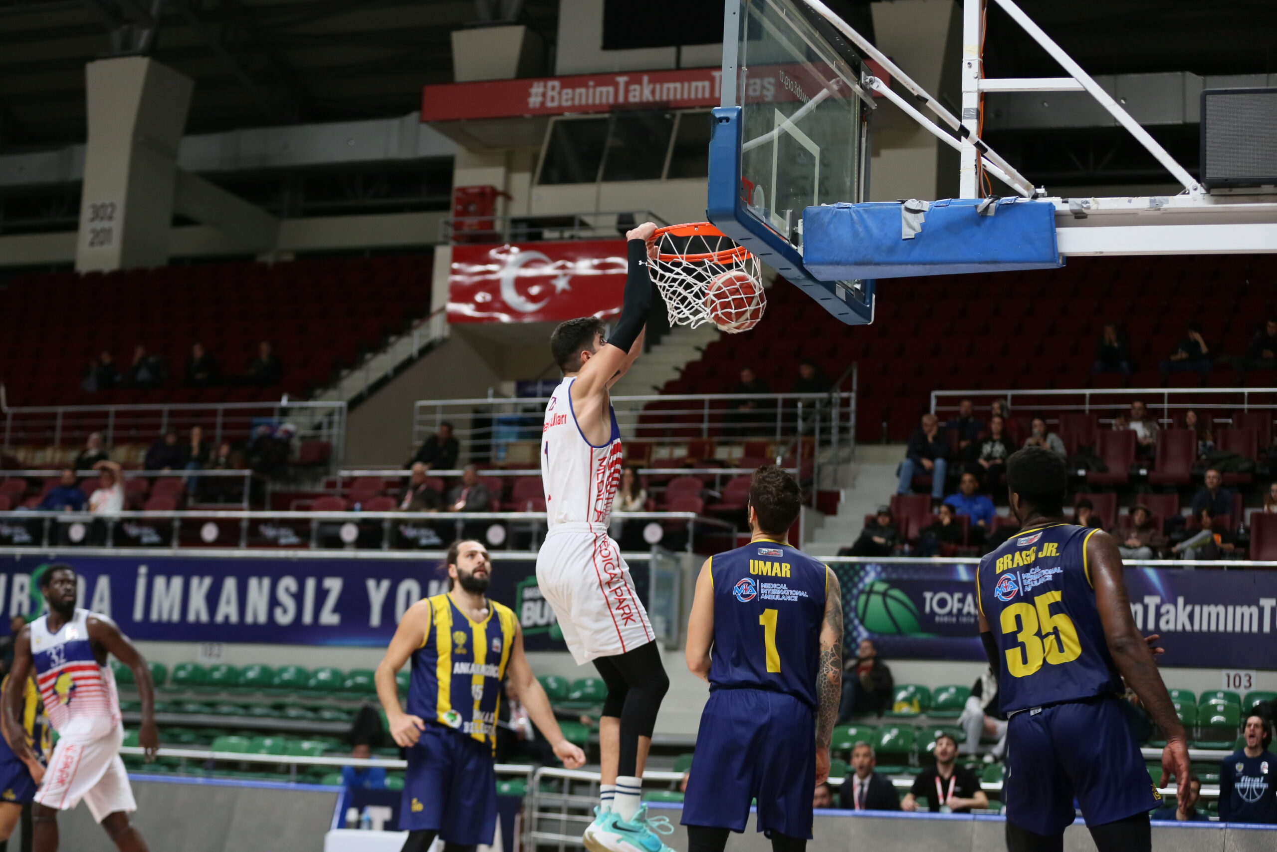 Bursa ekibi 3 maç sonra kazandı Bursa ekibi 3 maç sonra kazandı