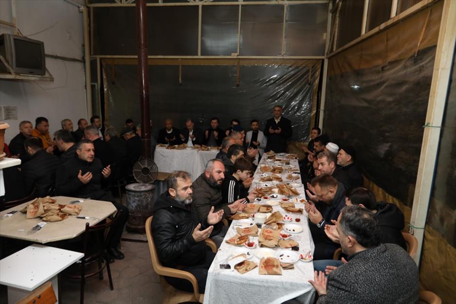 Bereket Sofrası Kasım Efendi Camisi’nde kuruldu