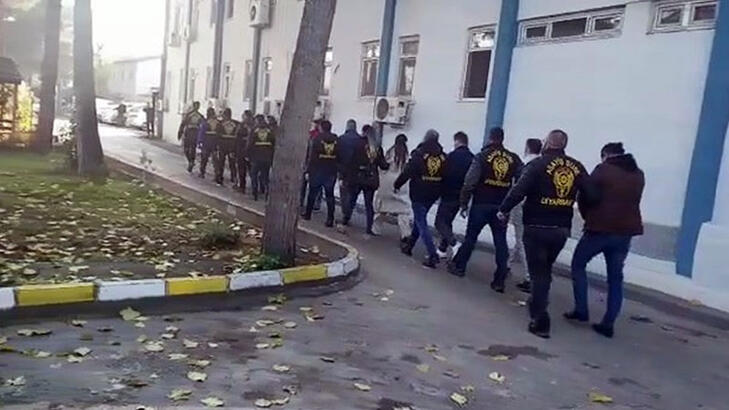 ‘Alo Randevu’ dolandırıcılık şebekesine ‘Saklambaç’ operasyonunda 10 tutuklama ‘Alo Randevu’ dolandırıcılık şebekesine ‘Saklambaç’ operasyonunda 10 tutuklama