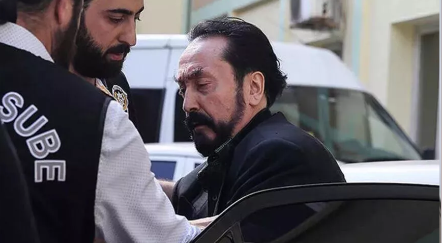 Adnan Oktar davasında 10 bin 393 sayfalık gerekçeli karar açıklandı