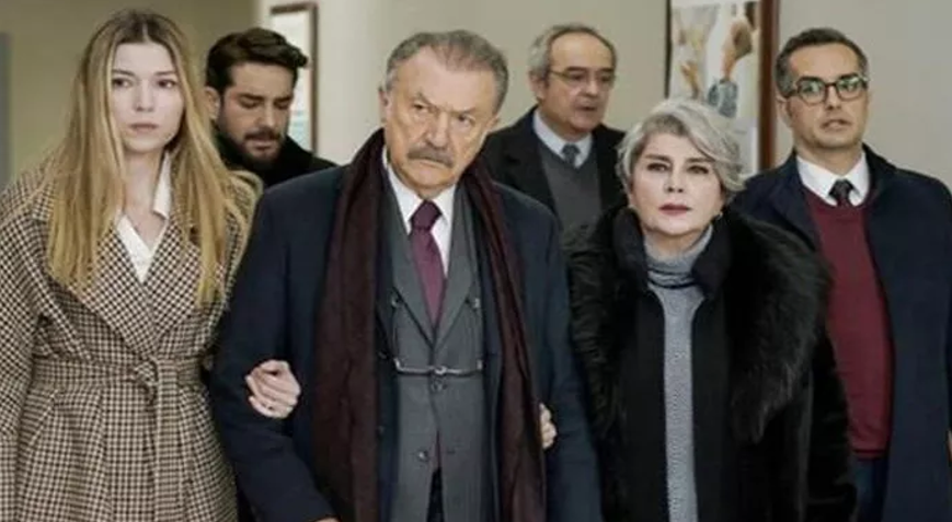 Camdaki Kız’da şok ayrılık! Başrol oyuncusu diziye veda etti