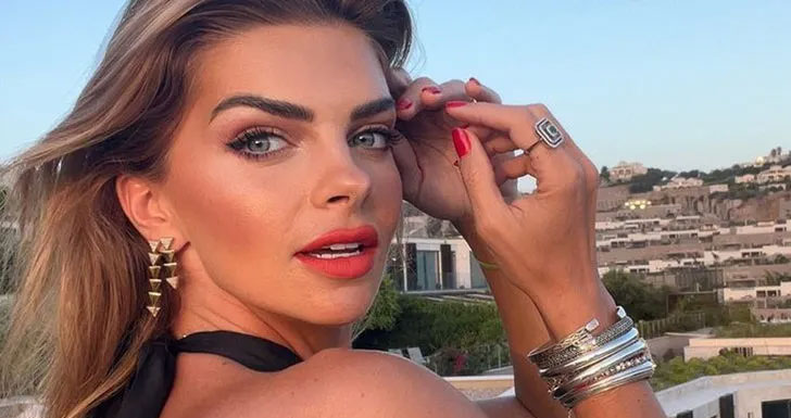 Pelin Karahan’ın son haline yorum yağdı! “O masum kız gitti vamp bir kadın geldi…”