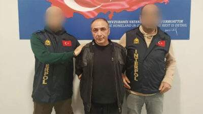 Kırmızı Bülten ile aranan Serkan Akbaba yakalanarak Türkiye’ye getirildi