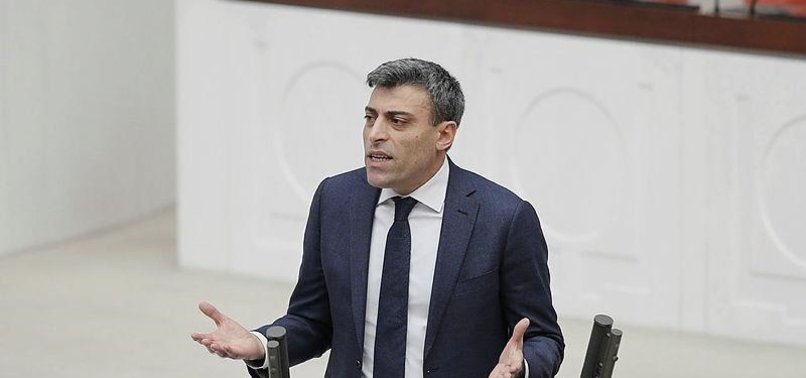 Yenilik Partisi Genel Başkanı Öztürk Yılmaz’a bıçaklı saldırı Yenilik Partisi Genel Başkanı Öztürk Yılmaz’a bıçaklı saldırı