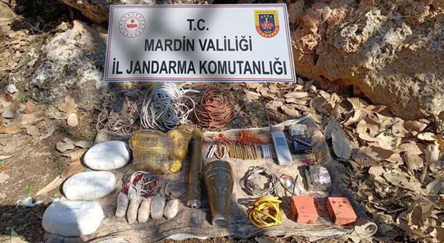 Mardin kırsalında PKK’lı teröristlerin 4 malzeme deposu imha edildi