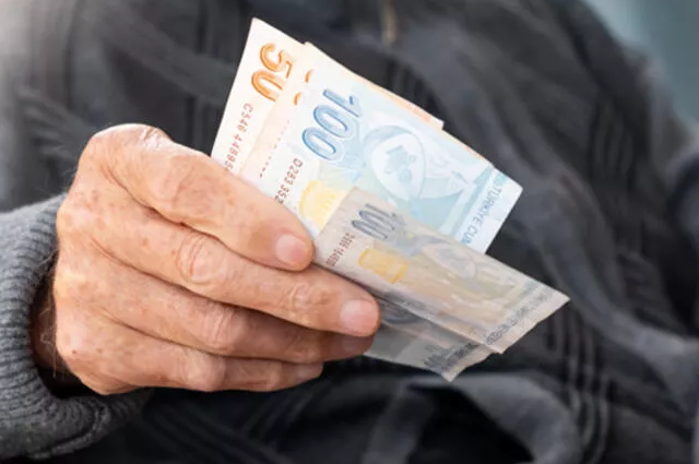 Memur ve emeklilerin zam oranı netleşiyor! Sayılı gün kaldı, ek zam talebi geldi