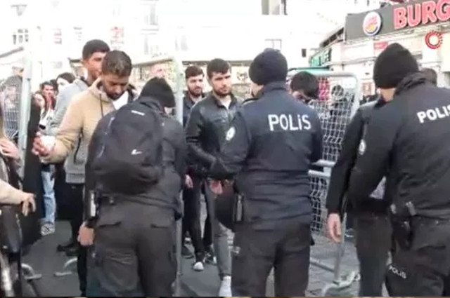 Taksim ve İstiklal’e çıkan yollar trafiğe kapatıldı! Bariyerler yerleştirildi!