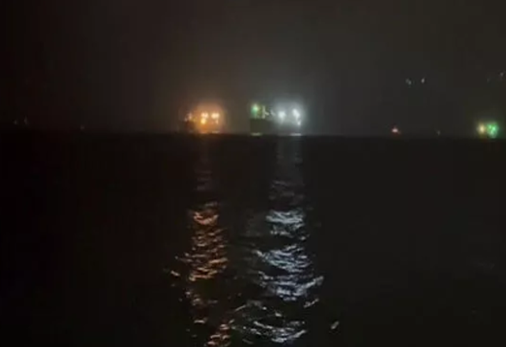 İstanbul Boğazı’nda iki gemi çarpıştı