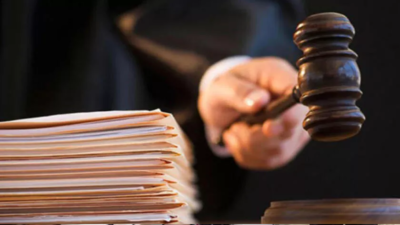 Doktoru yaralayıp, 2 hemşireye hakaret eden sanığa 15 yıla kadar hapis istemi