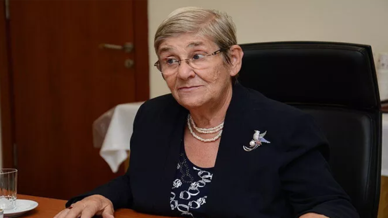 Canan Karatay bombaladı: Yetkililere sesleniyorum Prof. Dr. Canan Karatay, verdiği tavsiyeler ve yaptığı açıklamalarla gündemden