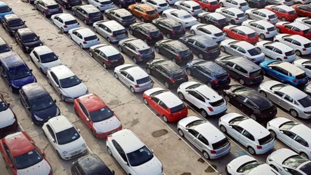 Araç piyasasında yılbaşı hareketliliği: Stoklar açıldı, talepler patladı! Fiyatlar ne durumda?