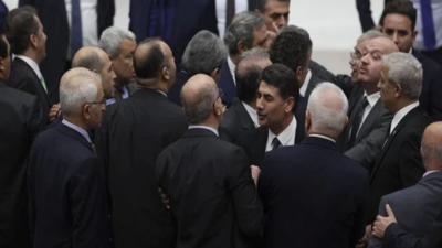 Meclis’te özür tartışması