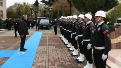 Bakan Akar, Çanakkale Valiliğini ziyaret etti