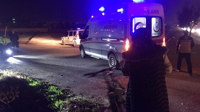 Bursa'nın İnegöl ilçesinde bir otomobilin çarpması sonucu yaralanan bisiklet sürücüsü