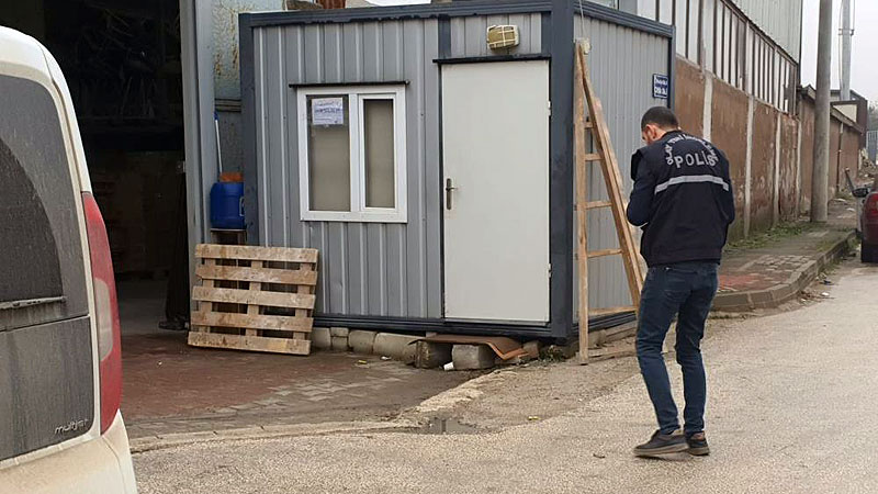 Bursa’da fabrika önünde dehşet