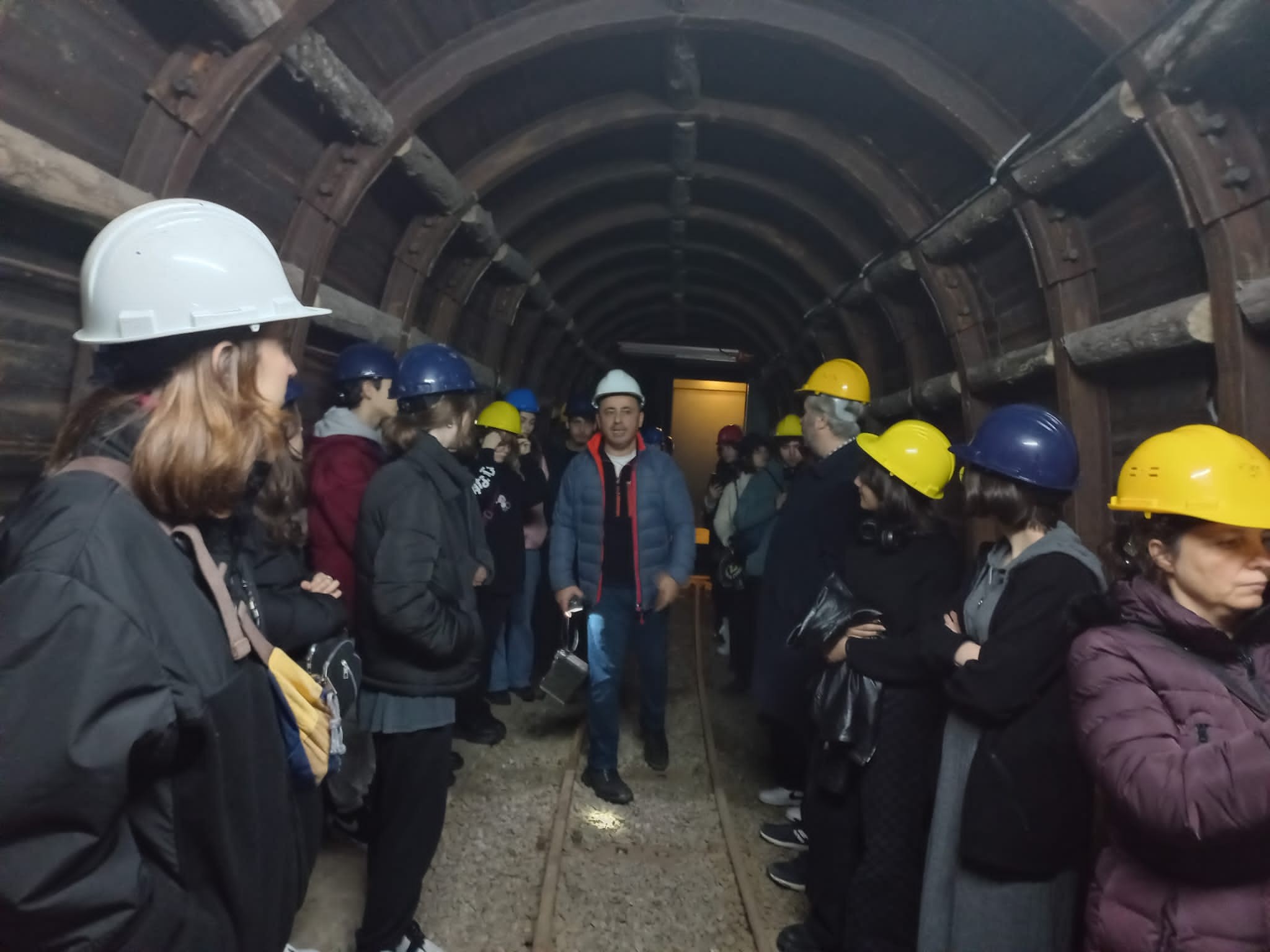 Bursa’da öğrencilerden madencilere destek