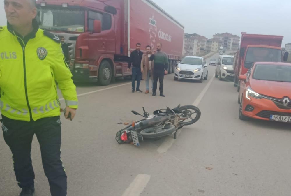 Bursa’da motosiklet ile otobüs çarpıştı