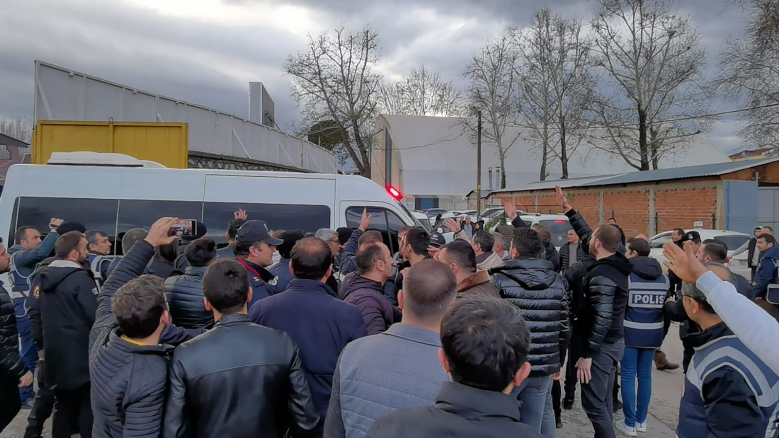 Bursa’daki maç sonrası ortalık karıştı! Büyük tepki… Bursa’daki maç sonrası ortalık karıştı! Büyük tepki…