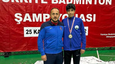 Osmangazili badmintoncudan altın madalya