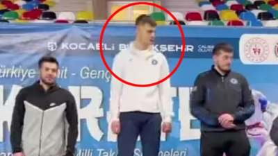 Türkiye Şampiyonu milli karateciyi cadde ortasında bıçakladılar