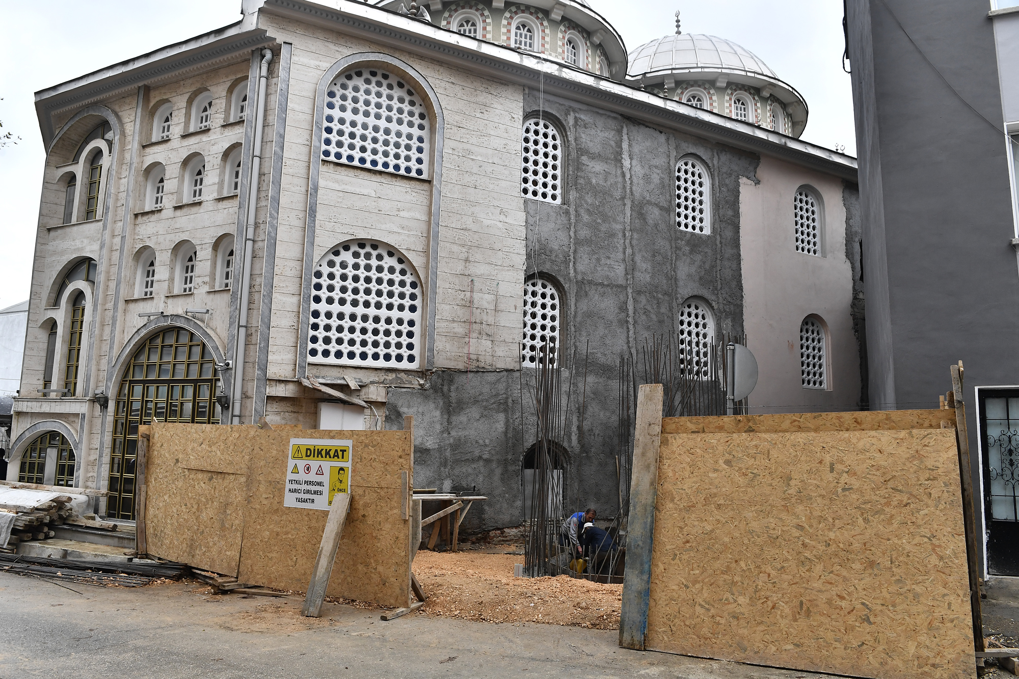 Elmasbahçeler Merkez Camii’ne yeni minare