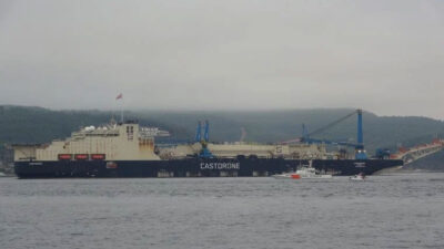 Doğal gaz boru serim işlemini tamamlayan gemi, Çanakkale Boğazı’ndan geçti
