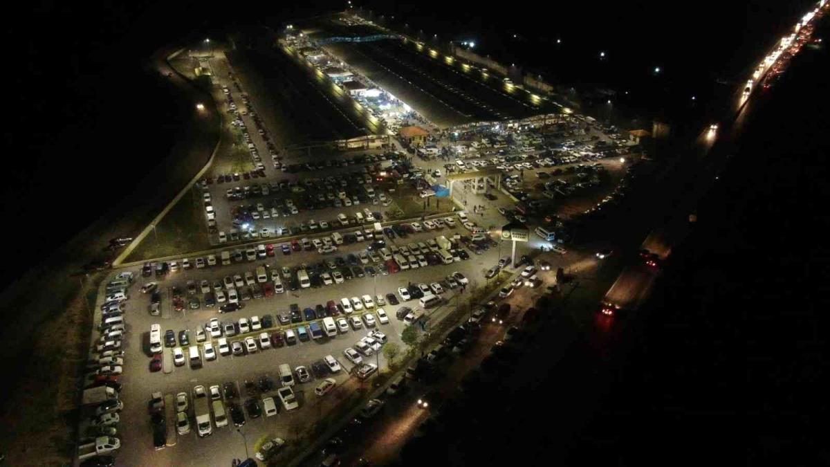 Bursa’da akın edilen yer! ‘Aracı koyacak yer bulamıyoruz’