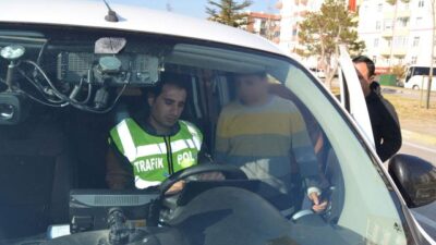 Çocuk sürücü polise yakalandı: ‘Kaç para ceza yedim’