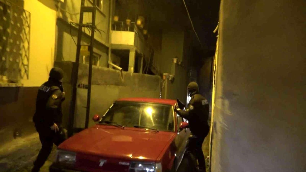 Yer: Bursa… Babasının otomobiliyle kaçarken… Yer: Bursa… Babasının otomobiliyle kaçarken…