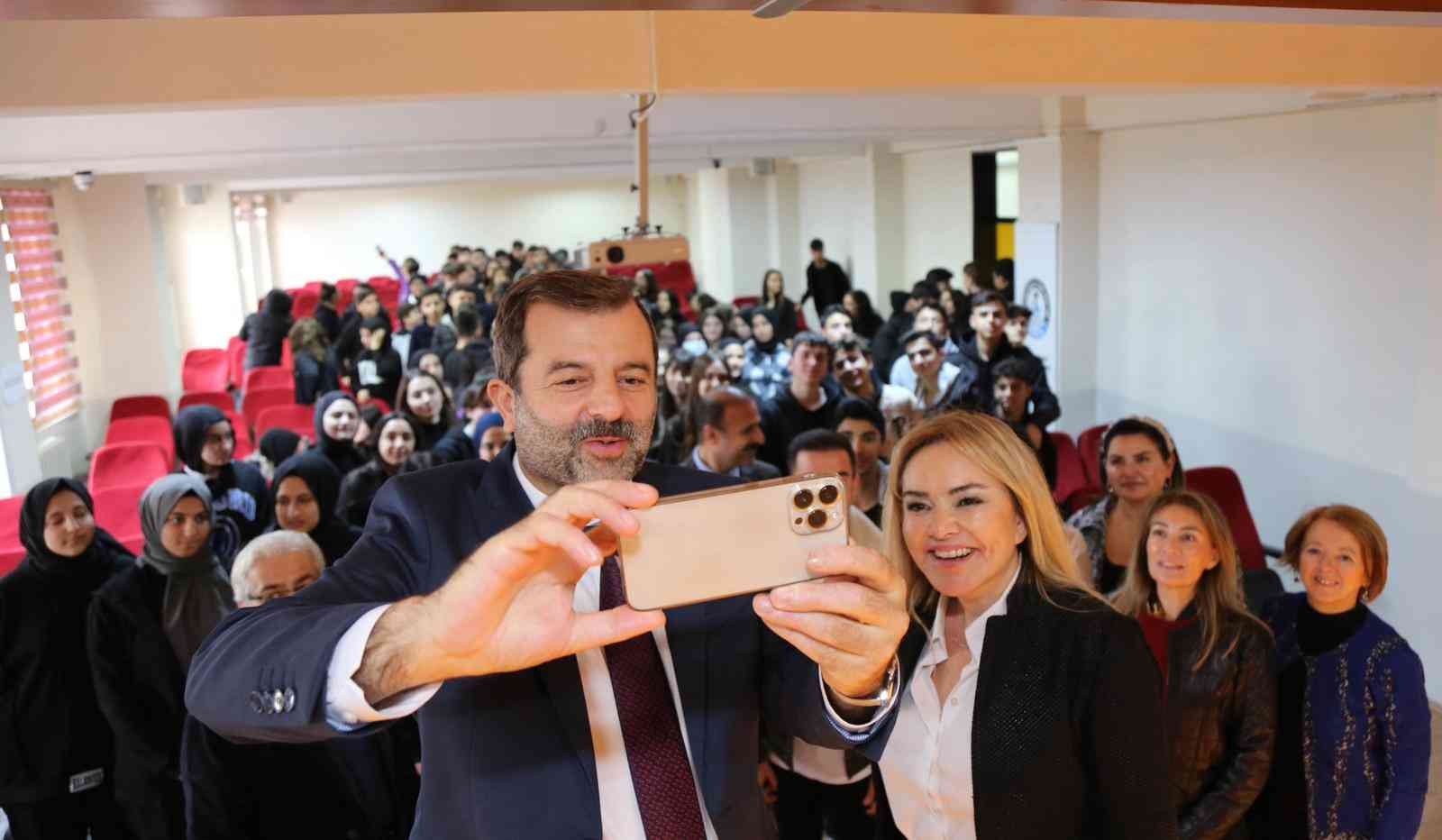 Başkan Işık: Çocuklarımıza akran zorbalığından korunma gücünü aşılamalıyız