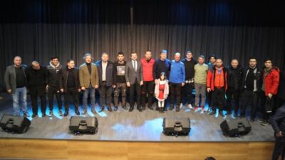 Ertuğrul Sağlam Bursa’da gençlerle buluştu