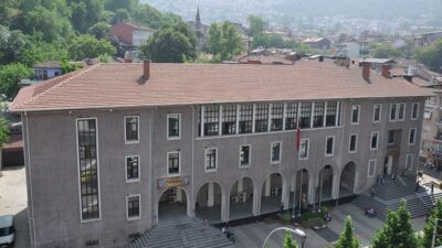 Bursa’nın tarihi binasından dünyaya yayılan mezunlar!