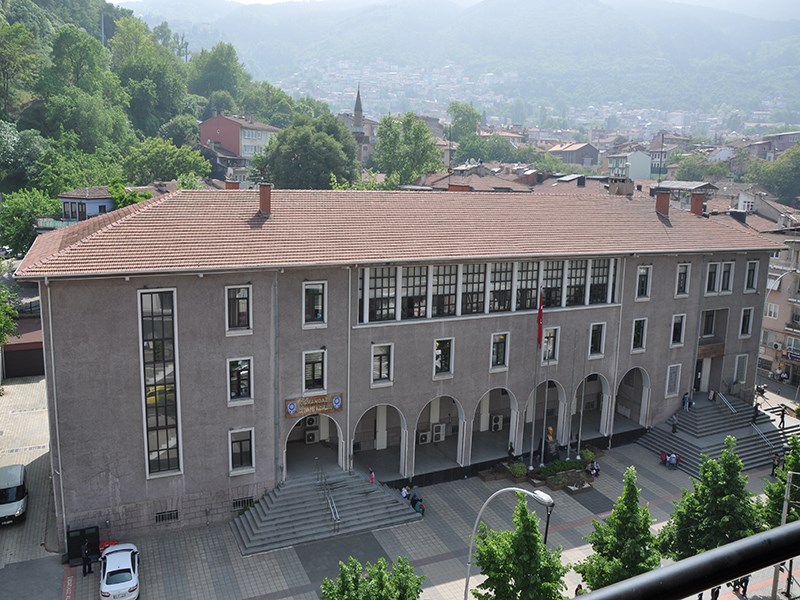 Bursa’nın tarihi binasından dünyaya yayılan mezunlar!