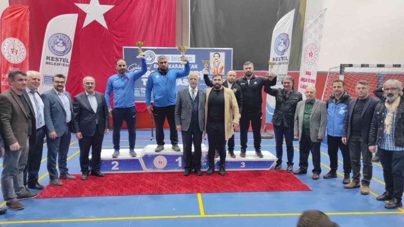 Bursa’da geleneksel Reşit Karabacak serbest güreş turnuvası yapıldı Kestel Belediyesi tarafından 2020 yılında hayatını kaybeden Milli güreşçi Reşit