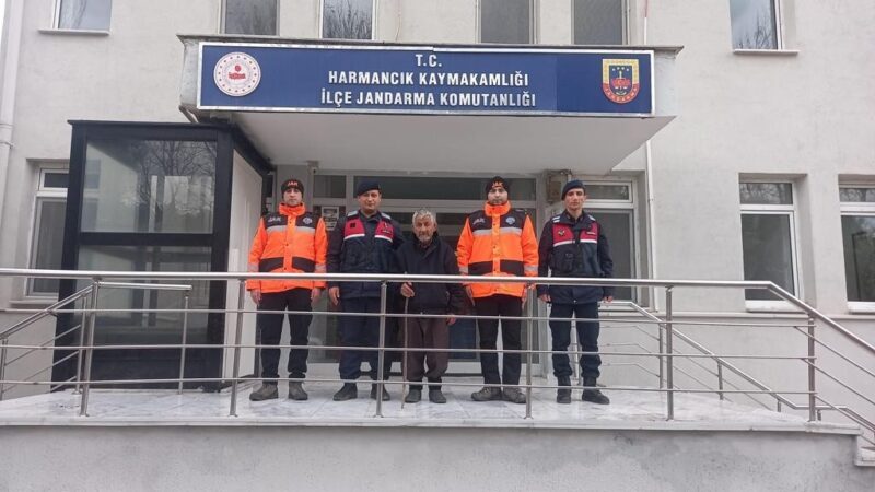 Bursa’da haber alınamayan çoban Kütahya’da bulundu Bursa’nın Harmancık ilçesinde hayvancılık yapan çoban, Kütahya’da bulundu.