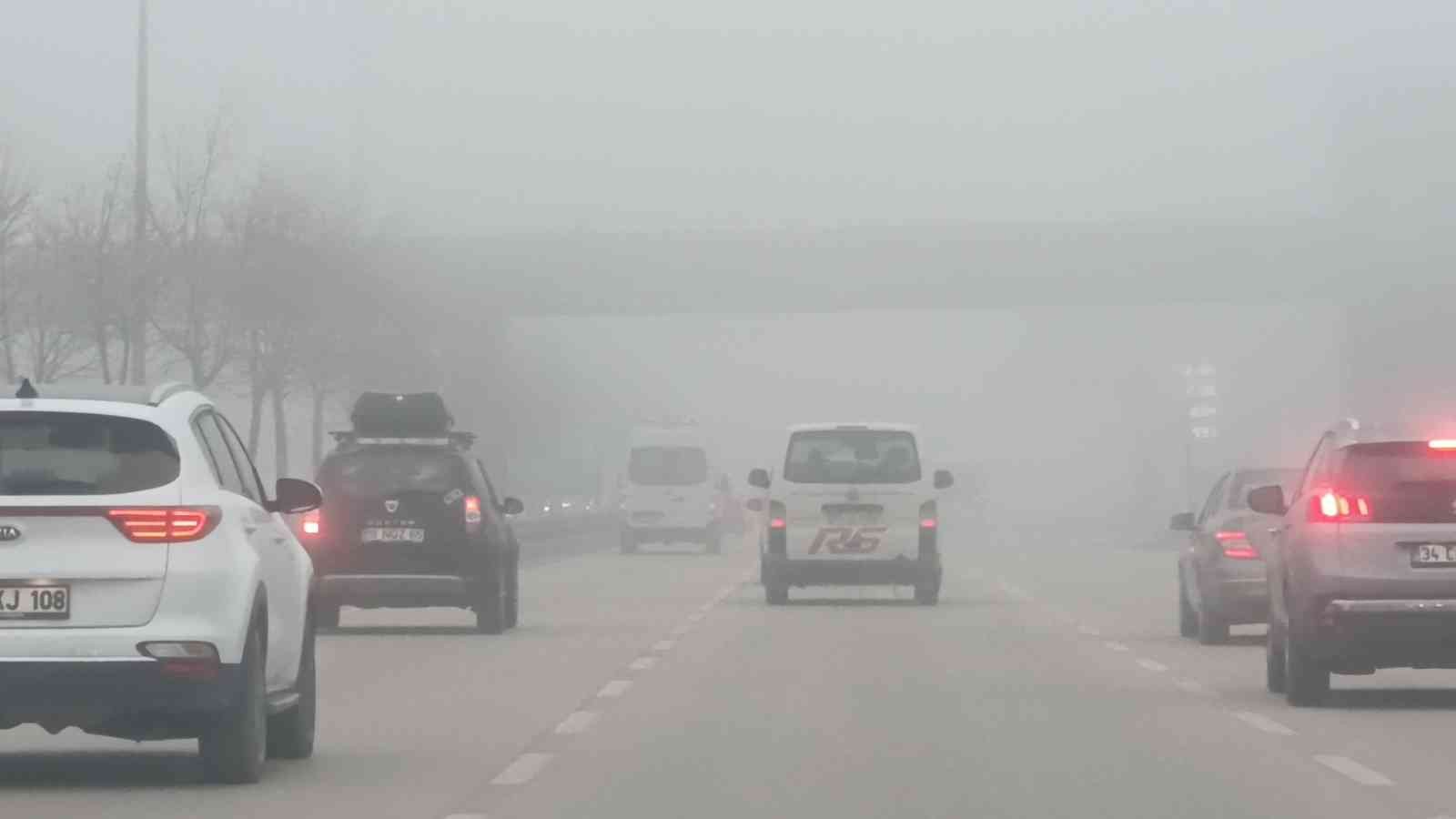Bursa’da yoğun sis! Sürücüler zor anlar yaşadı