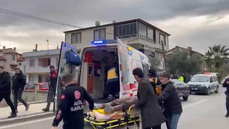 Bursa’da otomobil ile motosiklet çarpıştı Bursa’nın İznik ilçesinde otomobil ile motosikletin çarpışması sonucu 1 kişi