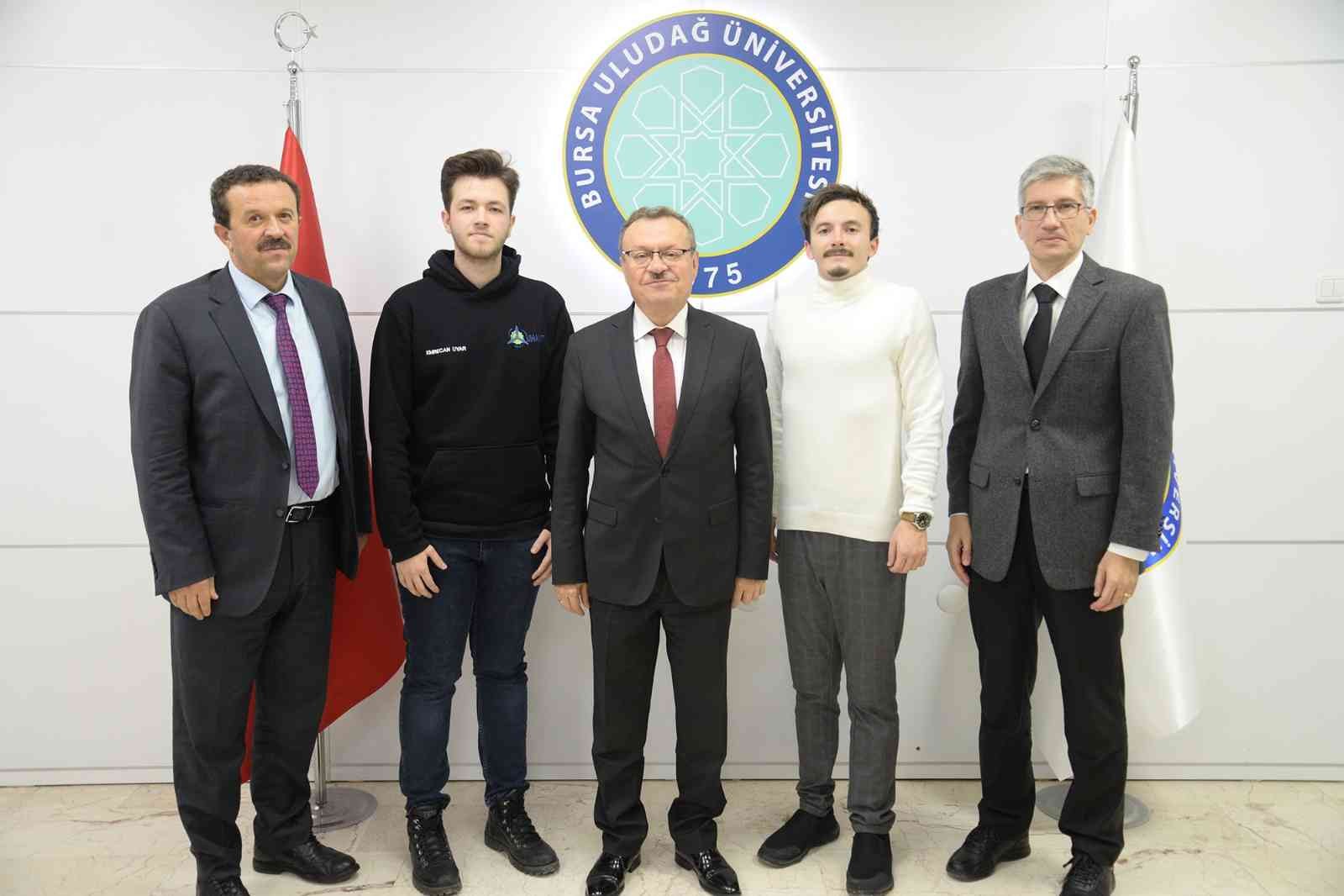 BUÜ’lü genç akademisyen, ‘Oxodes’ ile en iyiler arasına girdi BUÜ’lü genç akademisyen, ‘Oxodes’ ile en iyiler arasına girdi