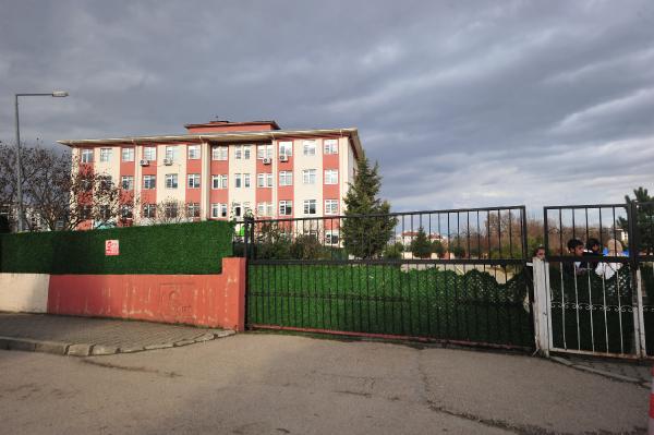 Bursa’da gıda zehirlenmesi! 8 öğrenci hastanelik oldu