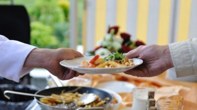 Bursa’da endüstriyel yemek sektöründe EYT tedirginliği!