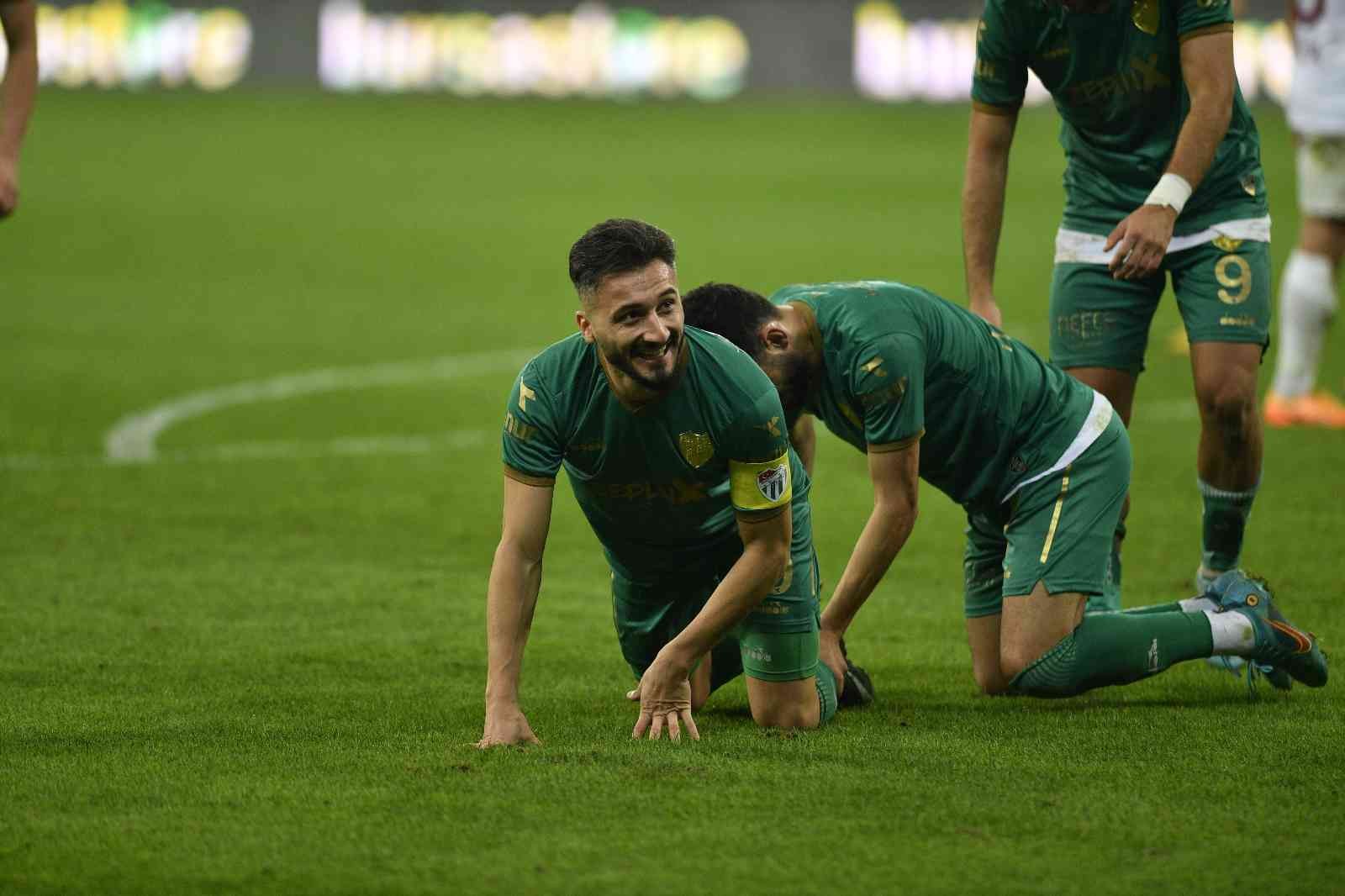 Bursaspor’da bilmeceye dönüşen transfer! Bakın nereye gidiyor? Bursaspor’da bilmeceye dönüşen transfer! Bakın nereye gidiyor?