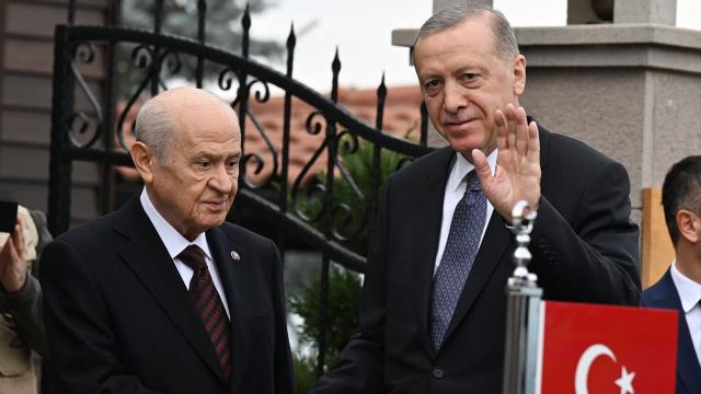 Bahçeli’den Cumhurbaşkanı Erdoğan’a tebrik telefonu